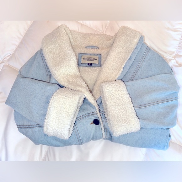 Ashley Vintage Charm Sherpa Lined Denim Jacket - Picture 2 of 8